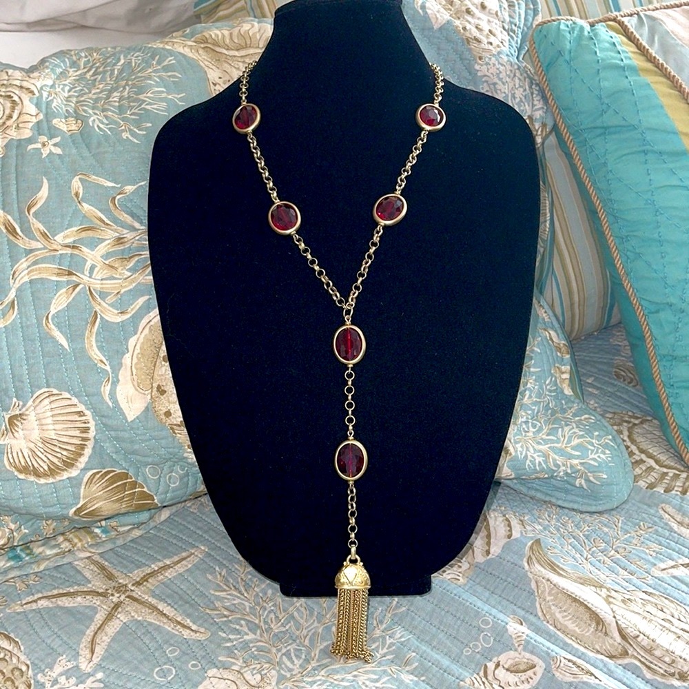 Chicos red faceted cabochons with heavy round flat linked gold chain and tassel - Picture 5 of 15